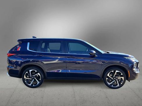 Used 2024 Mitsubishi Outlander SE image 10