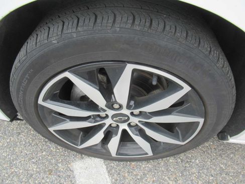Used 2024 Chevrolet Malibu RS FWD image 12
