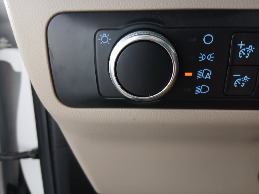 Used 2020 Ford Escape SE AWD/4WD image 28