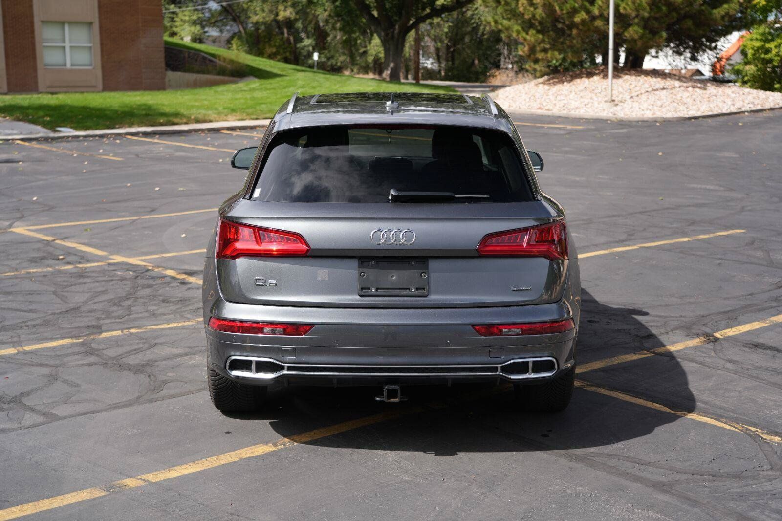 Used 2020 Audi Q5 e Premium Plus w/ Premium Plus Package AWD/4WD image 4