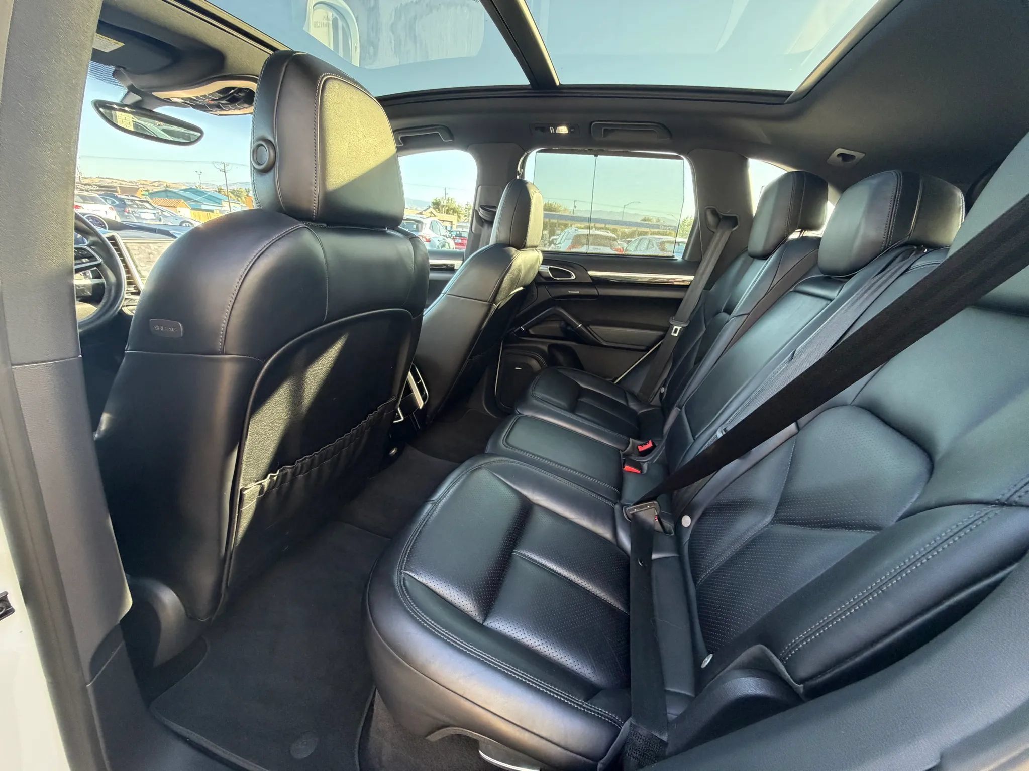 Used 2018 Porsche Cayenne AWD/4WD image 19