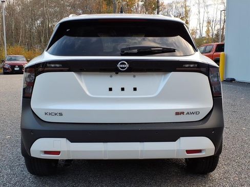 New 2026 Nissan Kicks SR w/ SR Premium Package image 5