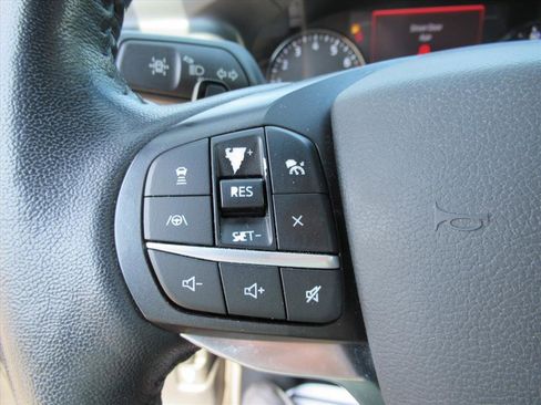 Used 2020 Ford Explorer Limited image 24