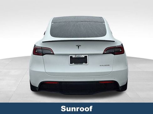 Used 2022 Tesla Model Y Performance image 6