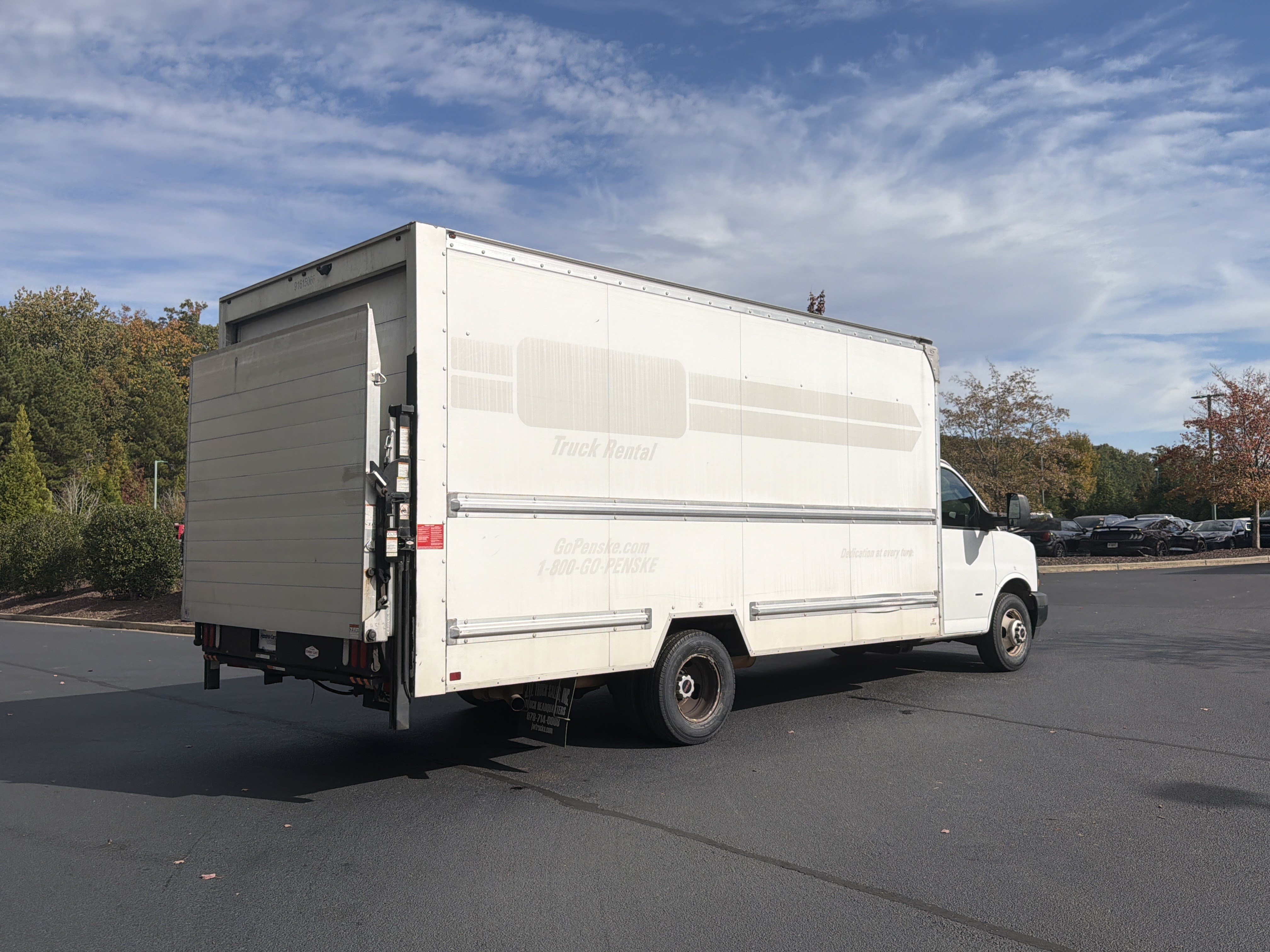 Used 2019 GMC Savana 3500 Extended w/ Driver Convenience Package RWD image 3