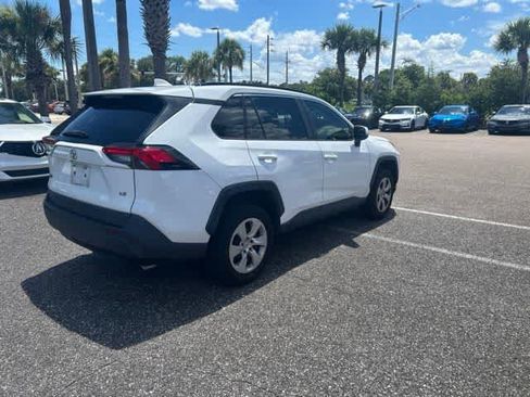 Used 2019 Toyota RAV4 LE FWD image 9