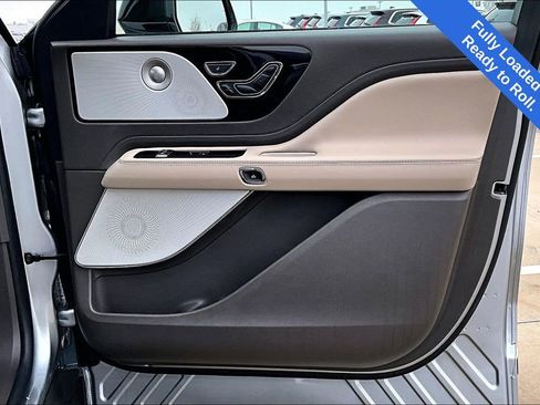Used 2022 Lincoln Aviator Reserve w/ Equipment Group 201A image 25