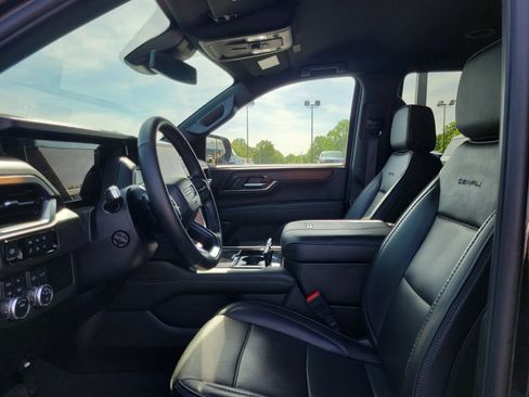 Used 2025 GMC Yukon Denali AWD/4WD image 15