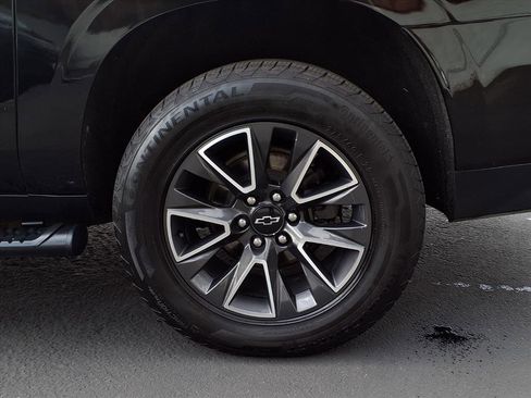 Used 2021 Chevrolet Suburban Z71 w/ Luxury Package image 4