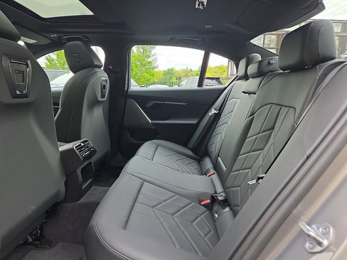 Used 2025 BMW 530i xDrive w/ Premium Package AWD/4WD image 10