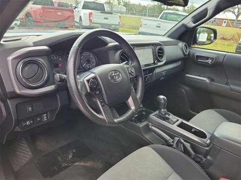 Used 2023 Toyota Tacoma TRD Off-Road image 12