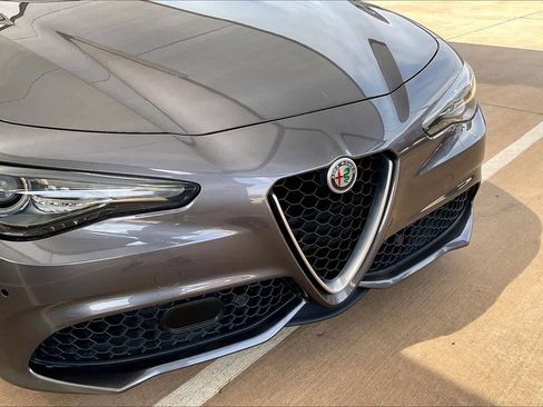 Used 2018 Alfa Romeo Giulia Ti Sport w/ Quick Order Package 22U Sport image 29