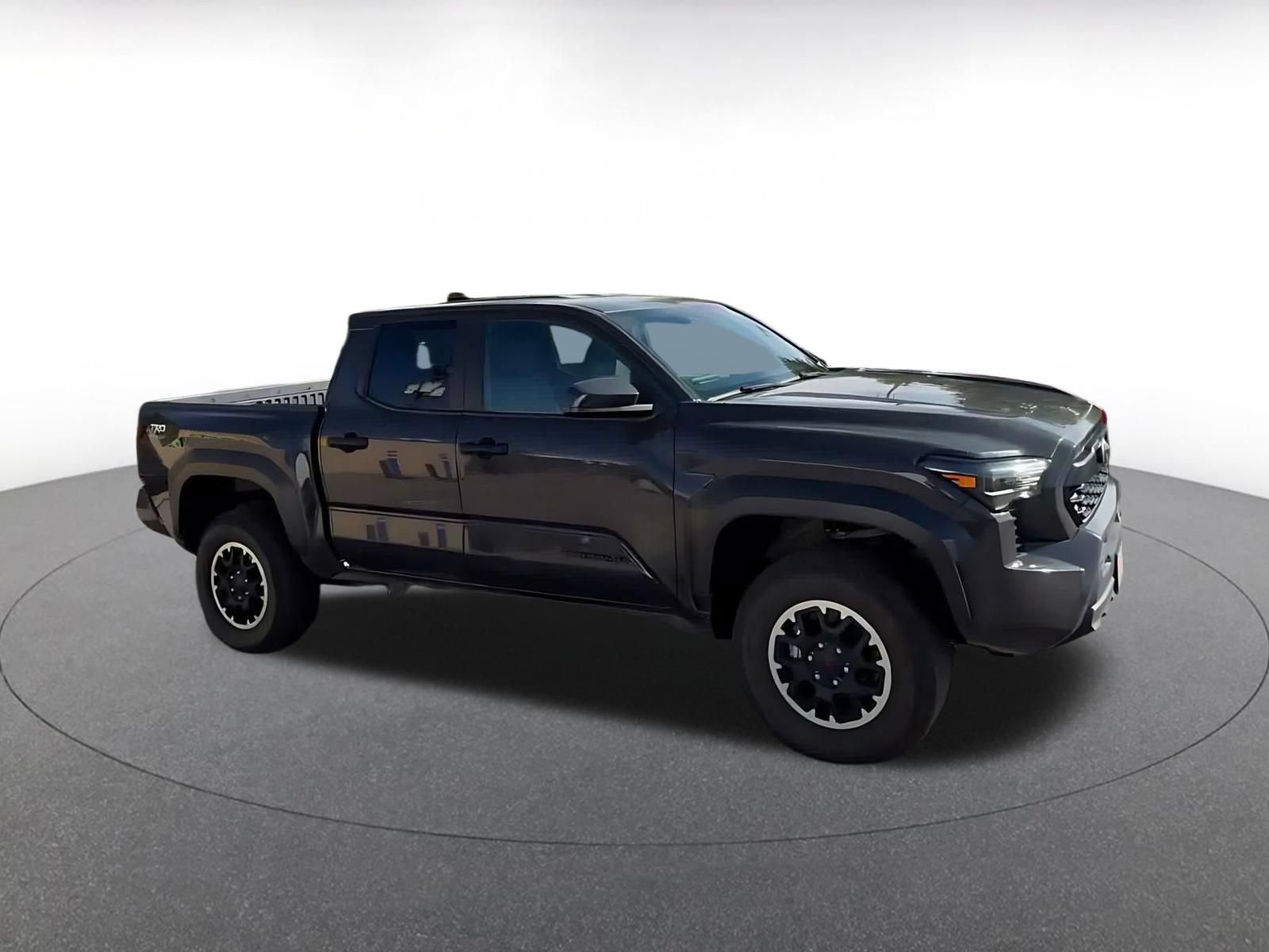 Used 2025 Toyota Tacoma TRD Off-Road AWD/4WD image 2
