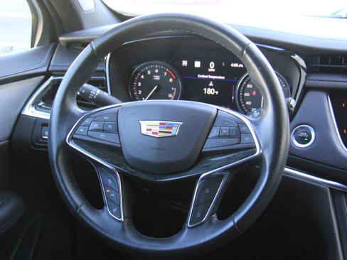 Used 2021 Cadillac XT5 Premium Luxury image 11
