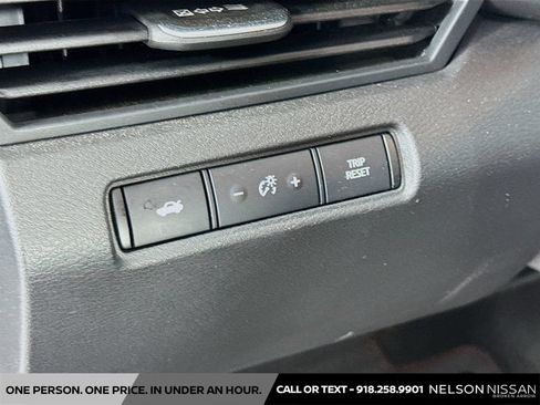 Certified 2025 Nissan Altima 2.5 SR FWD image 10
