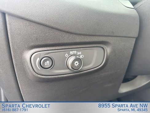 Used 2023 Chevrolet Equinox LT image 15