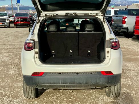 Used 2024 Jeep Compass Latitude image 14