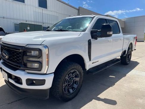 Used 2024 Ford F250 Lariat w/ Sport Appearance Package AWD/4WD image 4