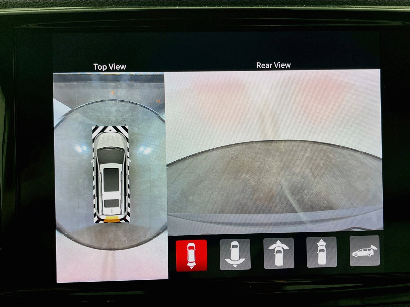 Used 2021 Chrysler Pacifica Touring-L FWD image 19