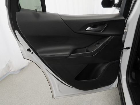 Certified 2025 Chevrolet Equinox LT FWD image 25