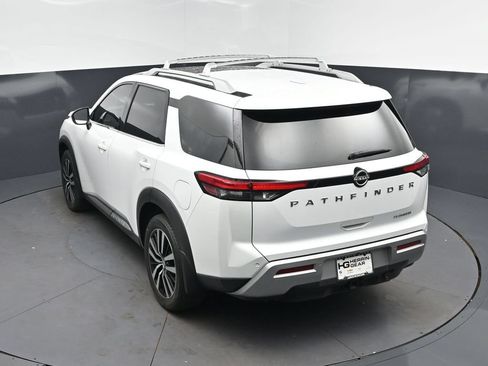 Used 2025 Nissan Pathfinder Platinum FWD image 33