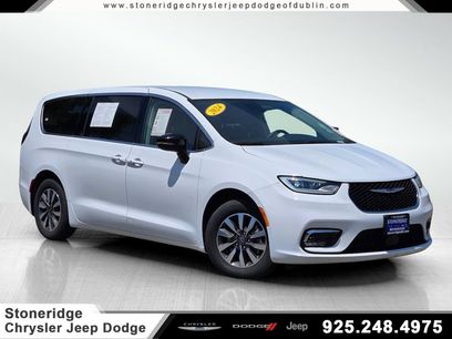 Used 2024 Chrysler Pacifica Limited