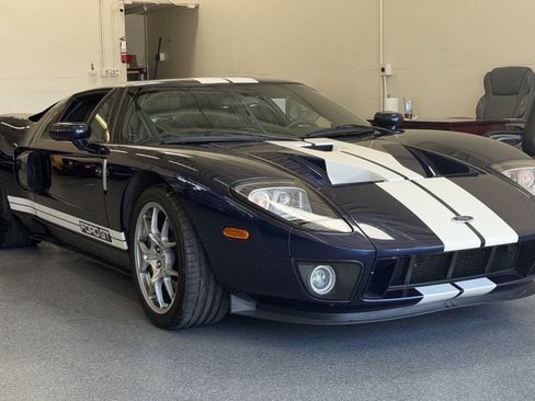 Used 2006 Ford GT RWD image 7