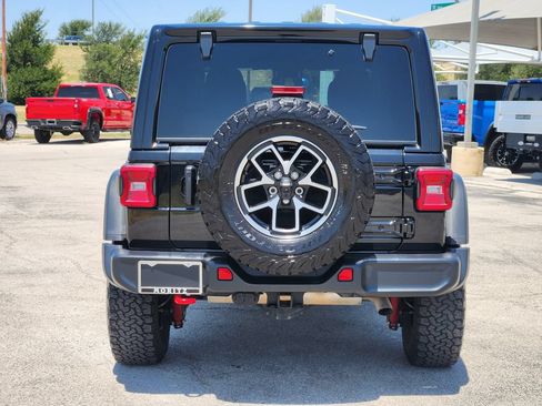 Used 2025 Jeep Wrangler Unlimited Rubicon AWD/4WD image 6