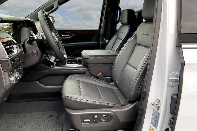 Used 2026 GMC Yukon Denali w/ Denali Reserve Package AWD/4WD image 21