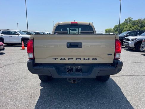 Used 2016 Toyota Tacoma TRD Off-Road w/ Towing Package AWD/4WD image 4
