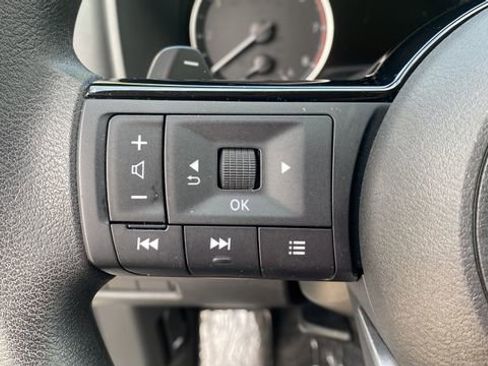 Used 2023 Nissan Rogue SV AWD/4WD image 27