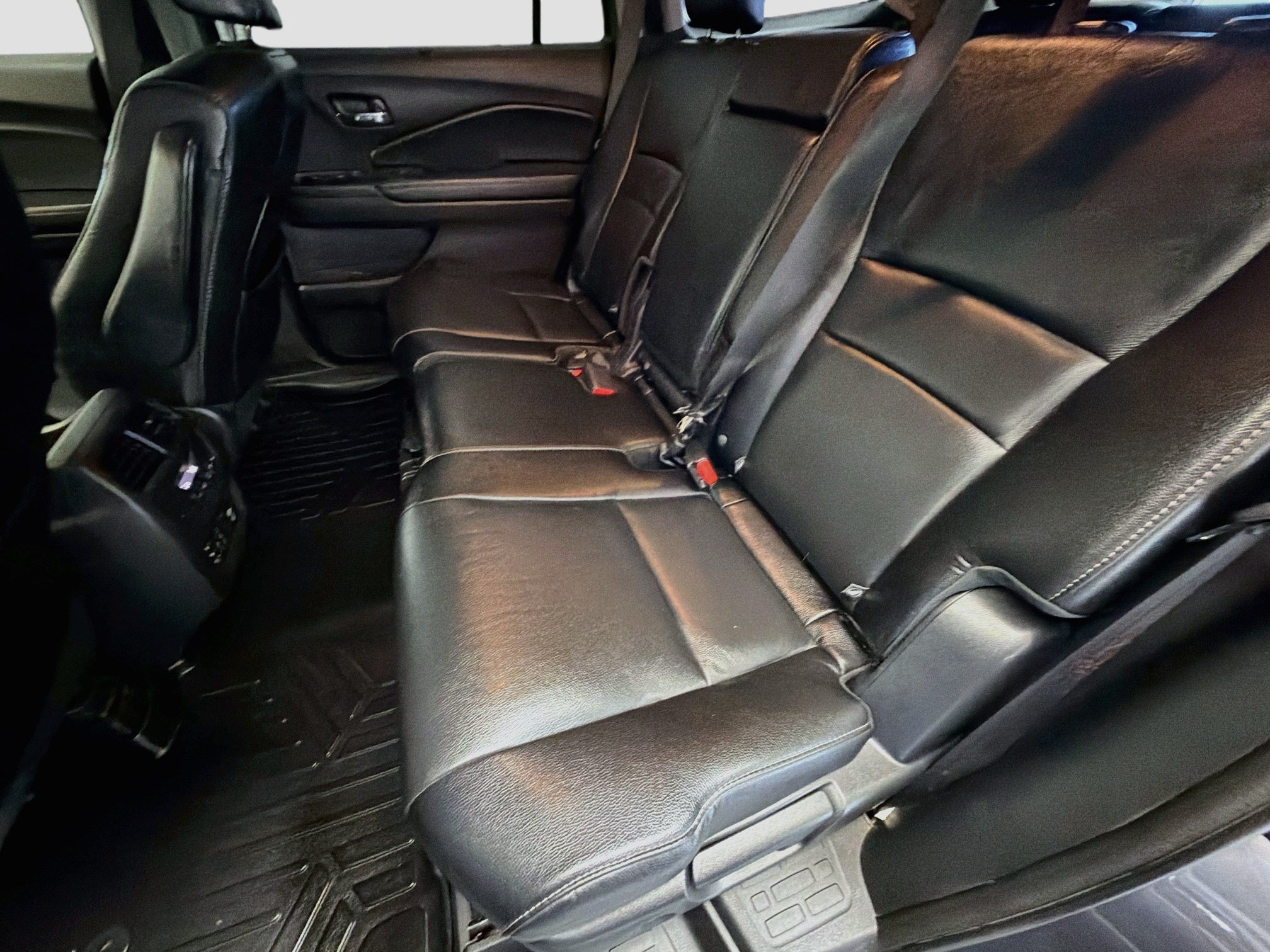 Used 2017 Honda Pilot Touring image 13
