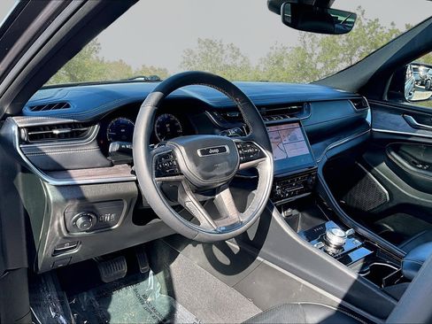 Used 2024 Jeep Grand Cherokee L Overland image 14