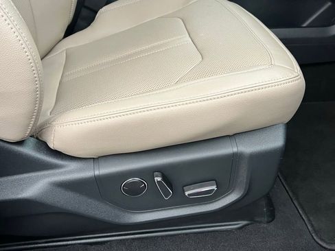 Used 2024 Ford Expedition Max Limited image 18