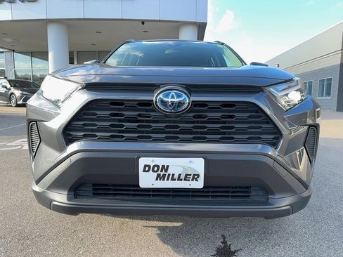 Used 2022 Toyota RAV4 XLE image 2