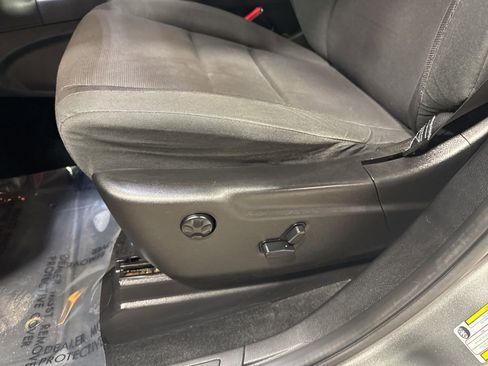 Used 2012 Jeep Grand Cherokee Laredo w/ Laredo E Group image 23