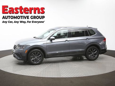 Used 2022 Volkswagen Tiguan SE w/ Panoramic Sunroof Package image 59