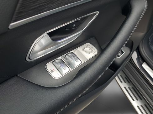 Certified 2026 Mercedes-Benz GLS 450 4MATIC image 39