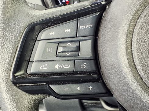 Used 2025 Subaru Crosstrek 2.0i Premium AWD/4WD image 18