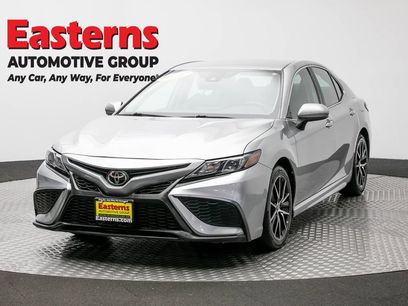 Used 2021 Toyota Camry SE w/ Carpet Mat Package (TMS)