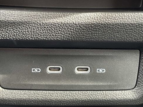 New 2026 Volkswagen Taos SE FWD image 13