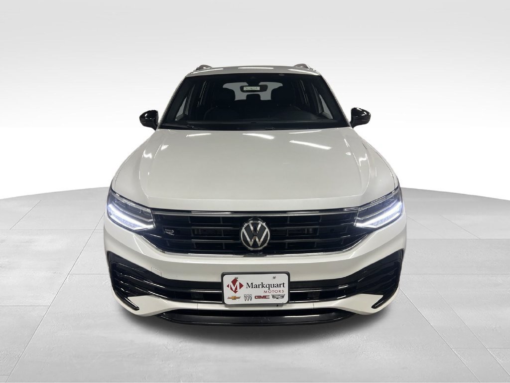 Used 2024 Volkswagen Tiguan SE R-Line AWD/4WD image 3
