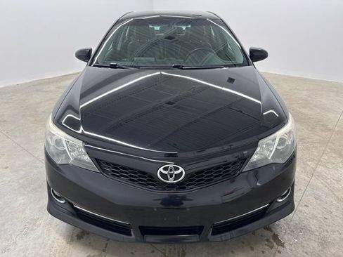 Used 2014 Toyota Camry SE FWD image 2