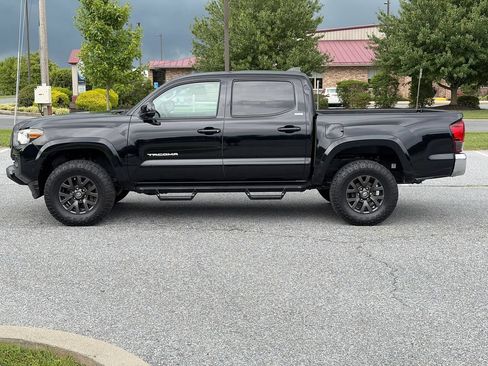 Used 2020 Toyota Tacoma SR5 w/ SR5 Appearance Package (SM) RWD image 5