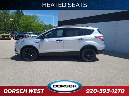 Used 2017 Ford Escape SE w/ Equipment Group 201A AWD/4WD image 3