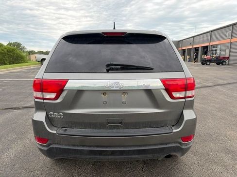 Used 2012 Jeep Grand Cherokee Laredo w/ Laredo E Group AWD/4WD image 4