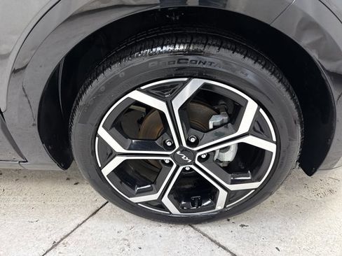 Used 2024 Kia Niro SX Touring image 35