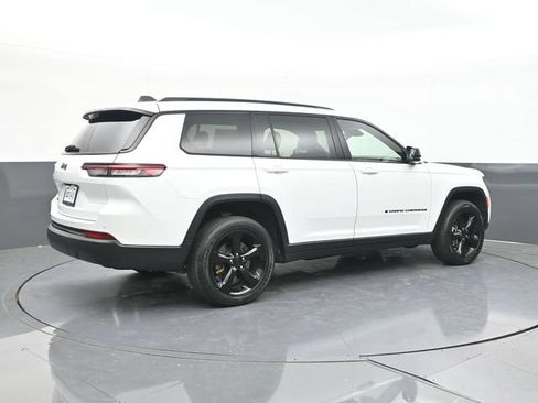 Used 2023 Jeep Grand Cherokee L Laredo AWD/4WD image 15