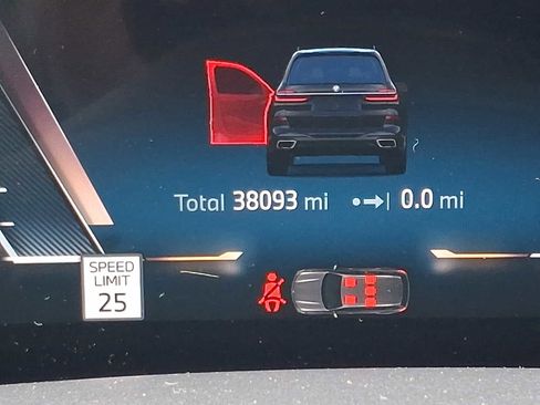 Certified 2024 BMW X7 xDrive40i w/ M Sport Package AWD/4WD image 23