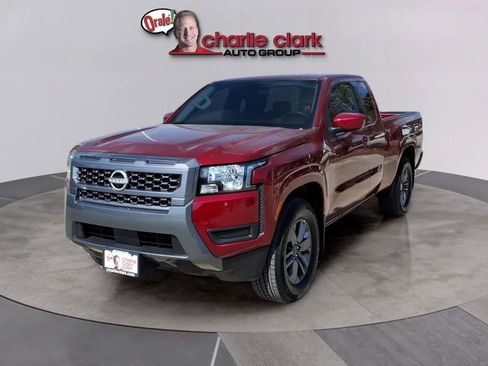 Used 2025 Nissan Frontier SV RWD image 1